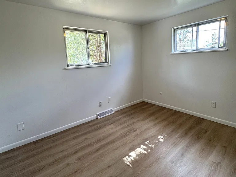 321 S Salem St — Photo 12