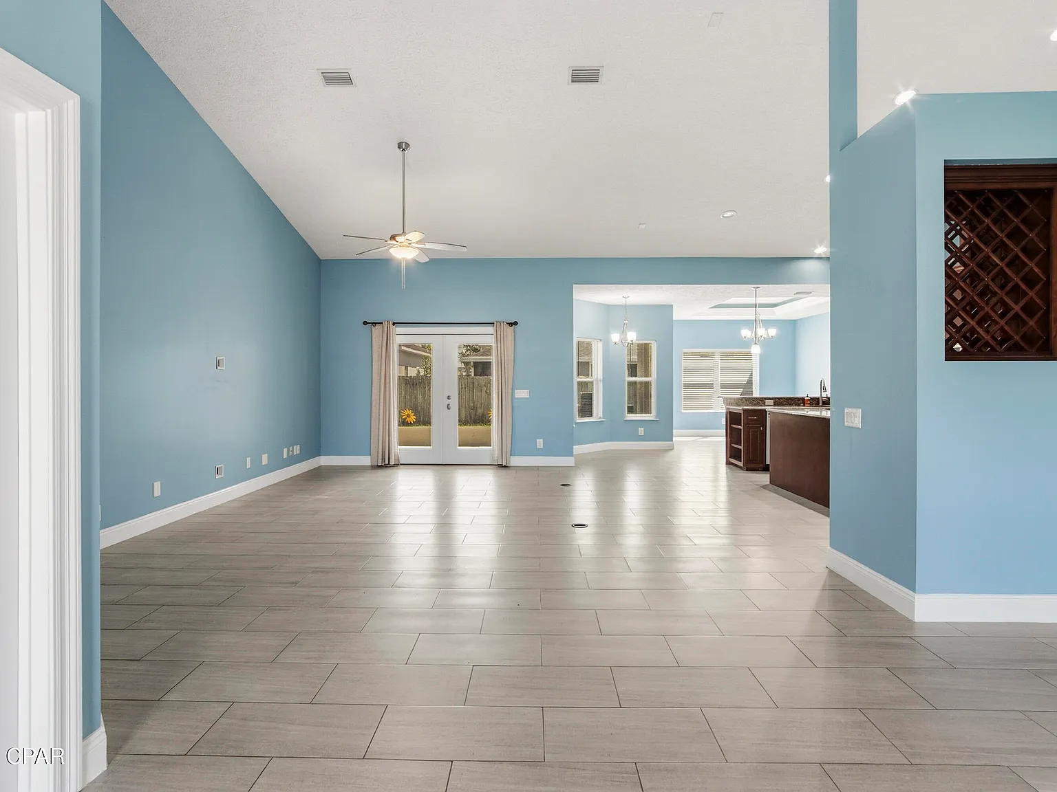 3 bed, 2155 sqft, $3,200 — Photo 4