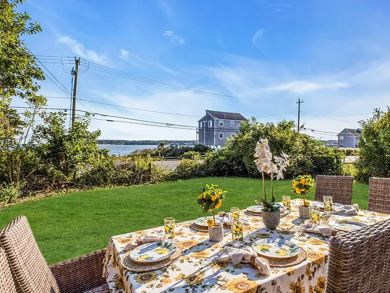 291 E Montauk Hwy #A — Photo 3