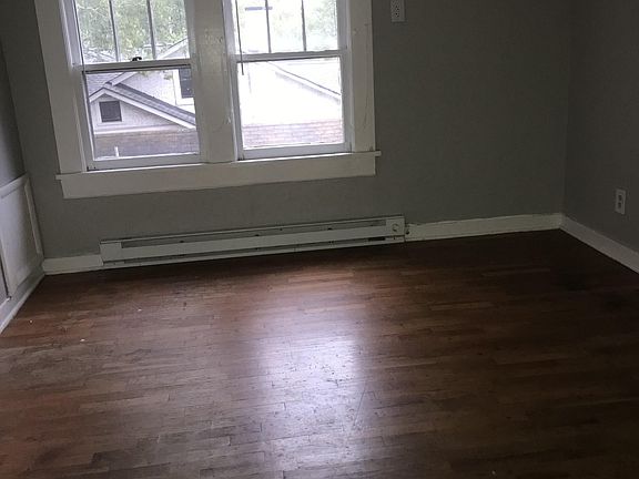 5th image of 2212 29th Ave S #B