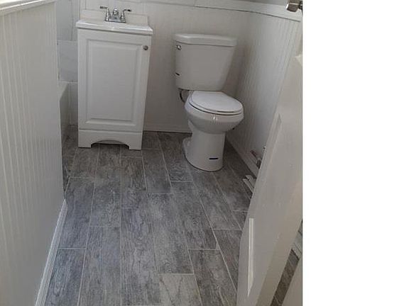 2nd image of 130 Isabella Ave #2