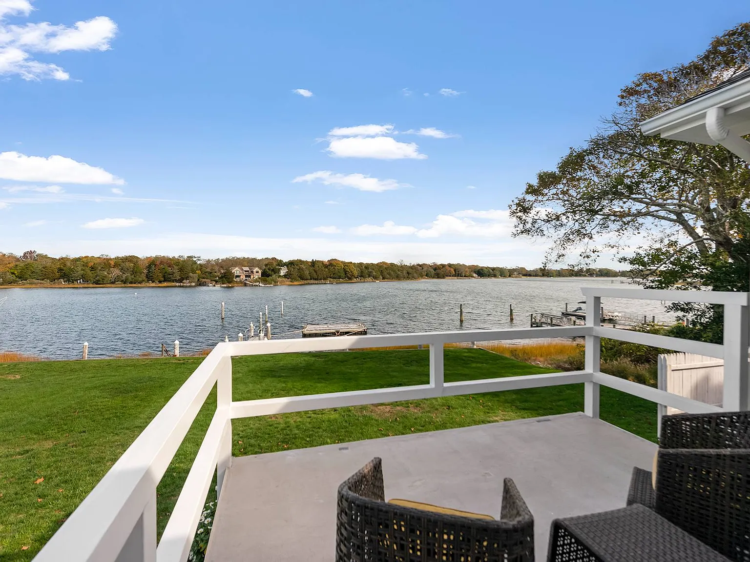 Waterfront Three Bedroom — Photo 2