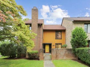 9715 Shadow Oak Dr, Montgomery Village, MD 20886