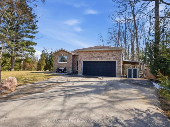 8 Beaverdale Cres, Georgina, ON L0E 1N0
