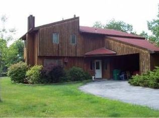 605 Bull Rd, Rock Tavern, NY 12575