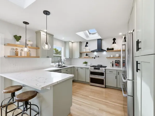 1005 Hall St, San Carlos, CA 94070