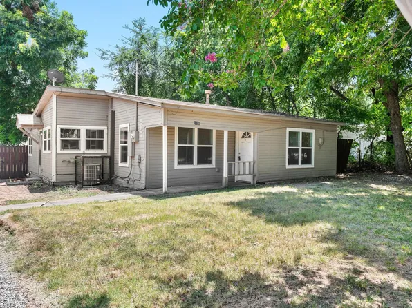 1018 Dubois St, Denison, TX 75020