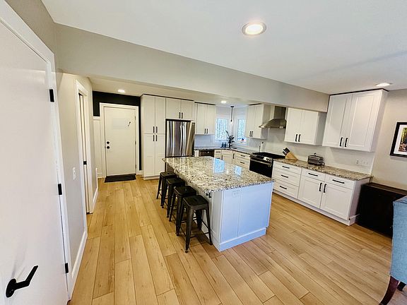 4th image of 2457 McIntosh Ave NE