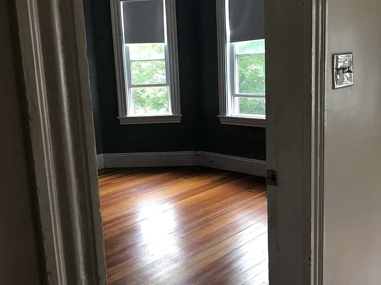 21 Wellington St — Photo 15
