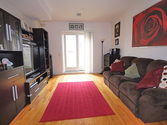 4th image of 1539 Royce St APT 1A