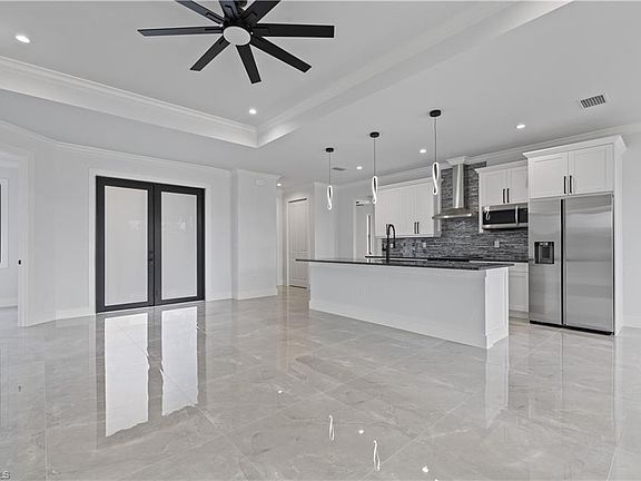 5th image of 3288 54th AVE NE