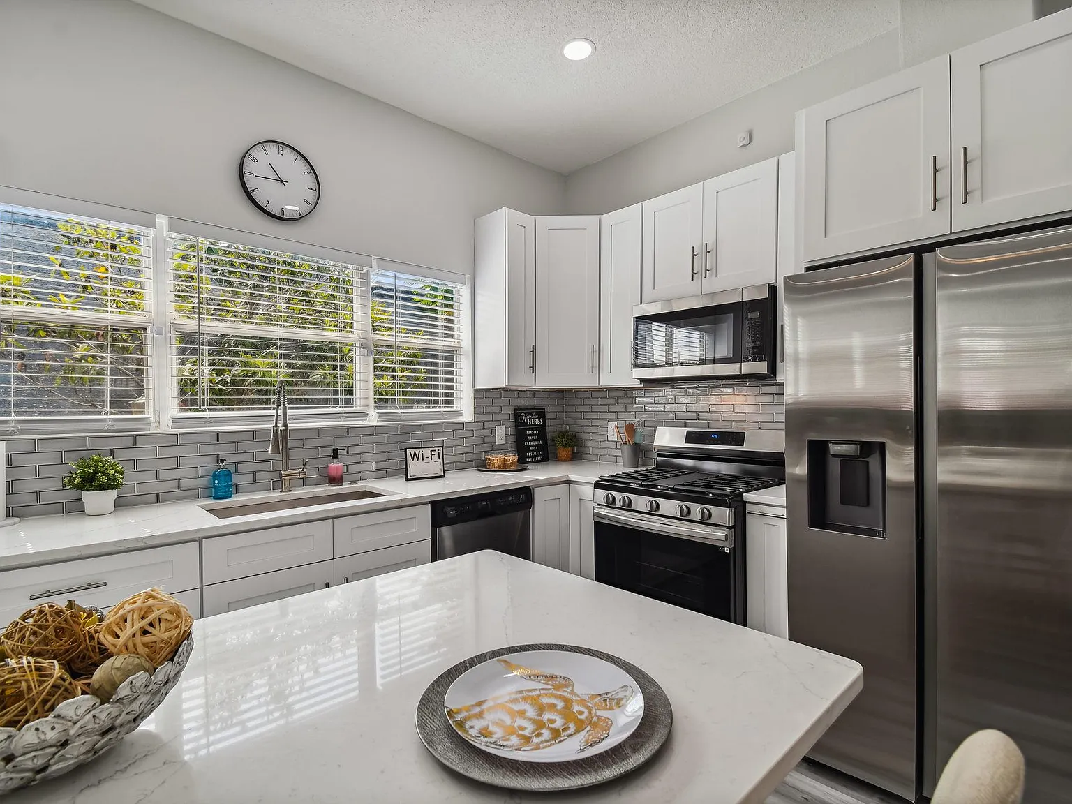 2506 W Main St — Photo 1