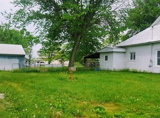 222 E 2nd St N, Exline, IA 52555