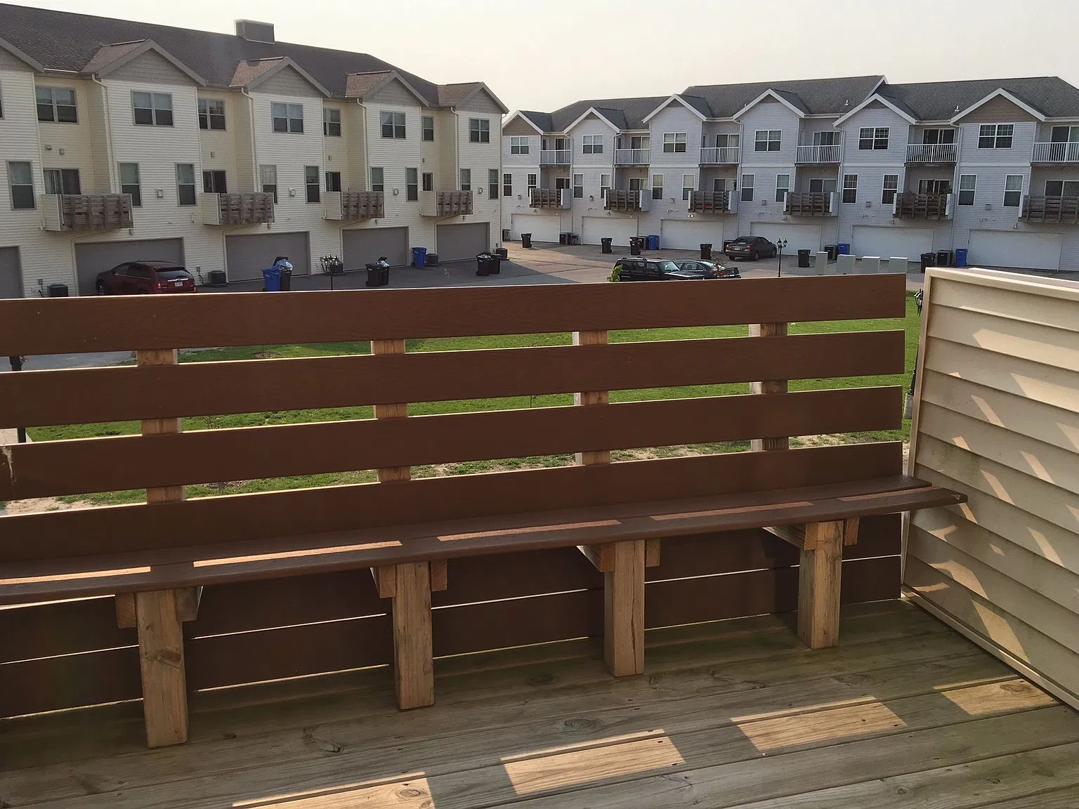 Sunny 3-bedroom townhouse available now! — Photo 4