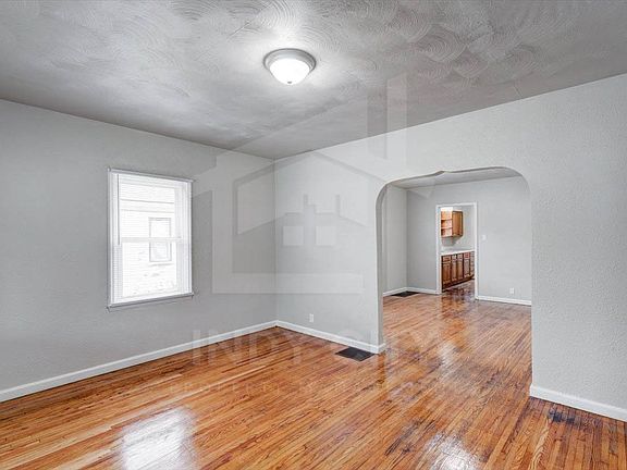 2nd image of 3704 N Tacoma Ave