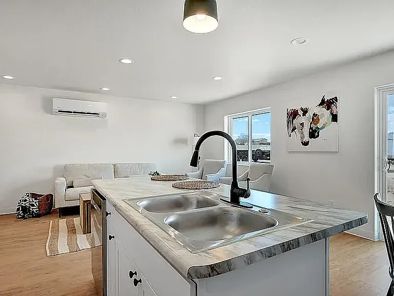 3 bed, 2.5 bath, 1500 sqft, $2,000 — Photo 4
