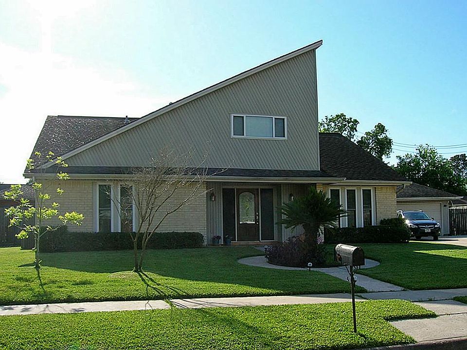 1st image of 3012 Shady Creek Dr