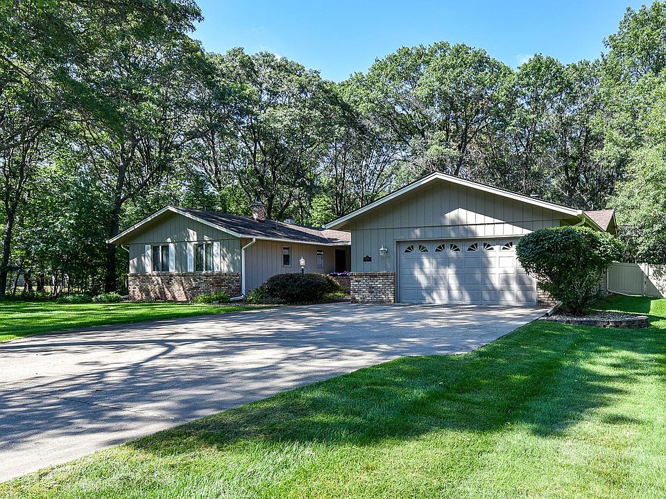 2nd image of 14483 Lynndale Dr