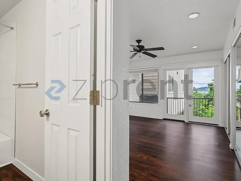 7501 N Edgewater Ave — Photo 15
