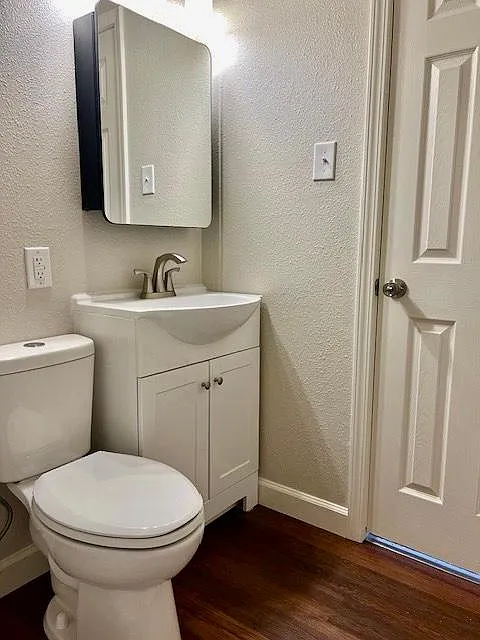 2 bed, 1.5 bath, 875 sqft, $2,225 — Photo 3