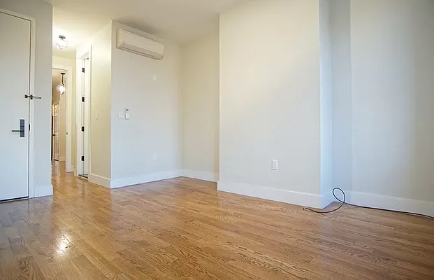 Rented by Evergreen Realty & Investments | media 6