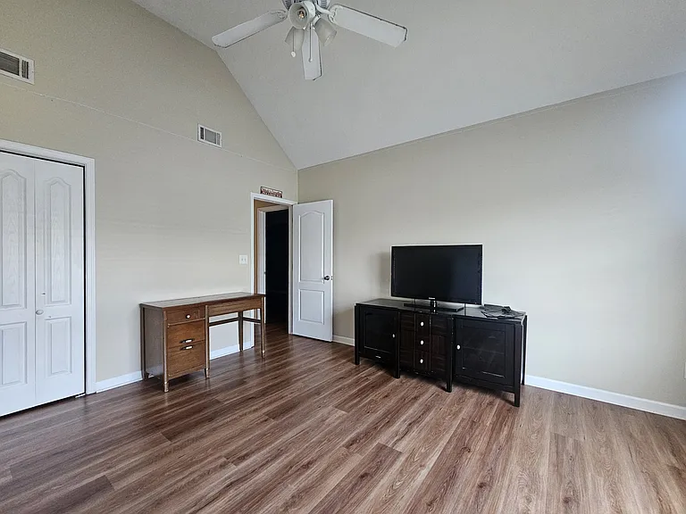 1413 Leigh Ct — Photo 13