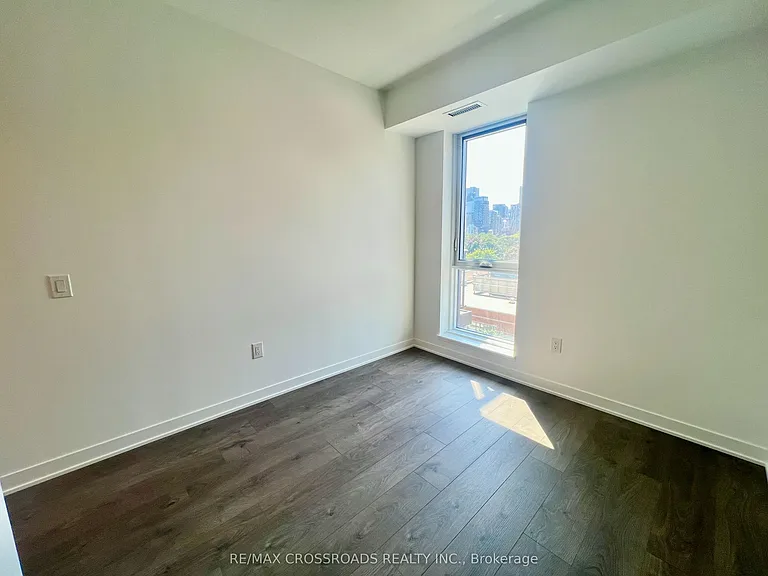 10 Oak St #523 — Photo 17