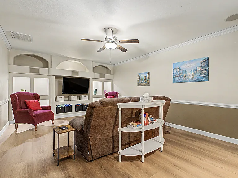 3346 E Cochise Dr — Photo 6