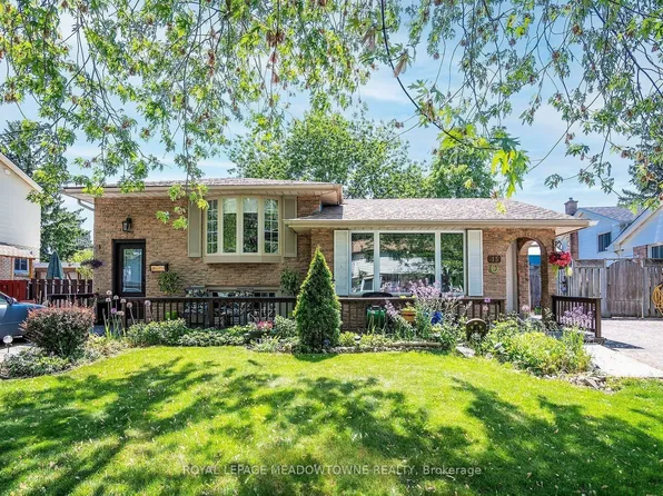 15 Lafayette Dr, Saint Catharines, ON L2N 6C1