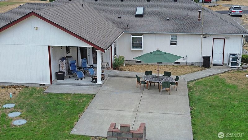 5th image of 9214 Applegate Loop SW