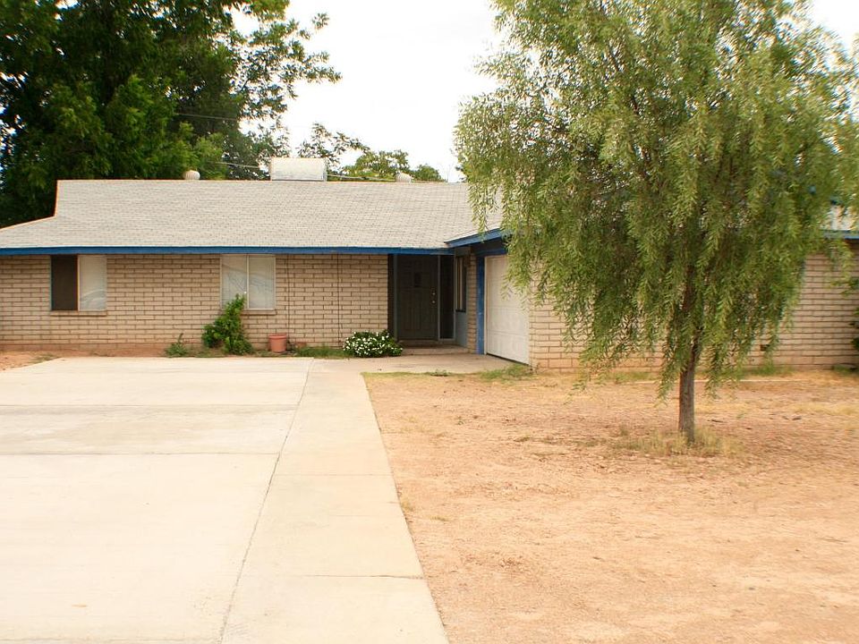 1st image of 444 E 11th Ave