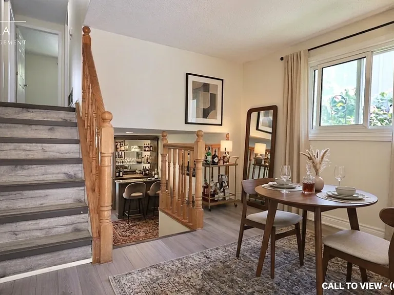 508 Pinetree Cres — Photo 3