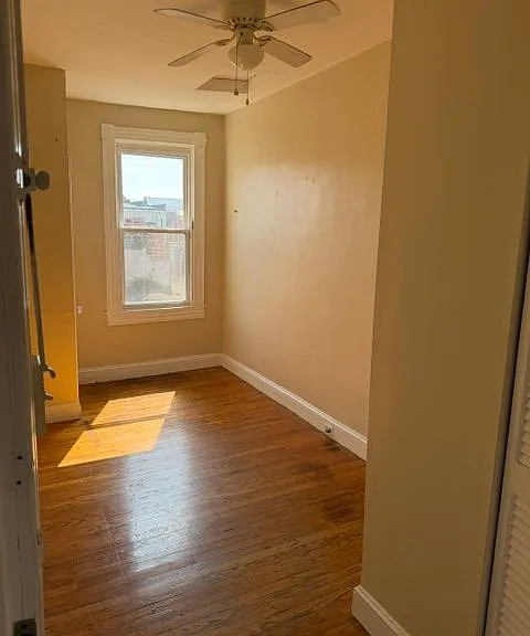 Unfurnished BR2 / Office Space