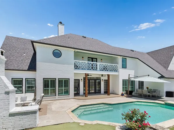 221 Carriage Hill Ln, Heath, TX 75032