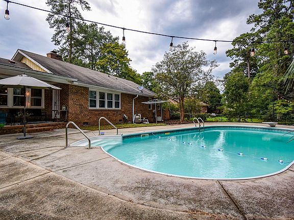 3rd image of 208 Cedar Vale Dr