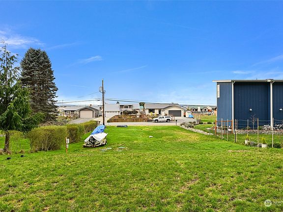 5th image of 3717 Shorewood Avenue