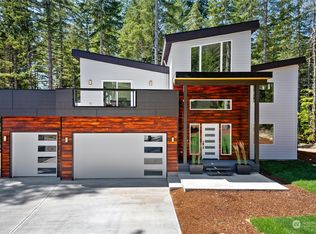 21 E Blueberry Hl, Union, WA 98592