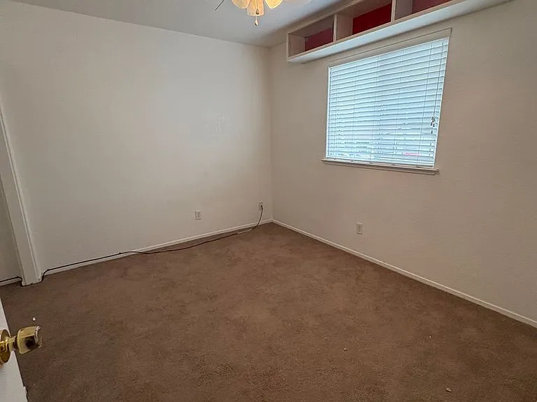 628 Saratoga Ct — Photo 18