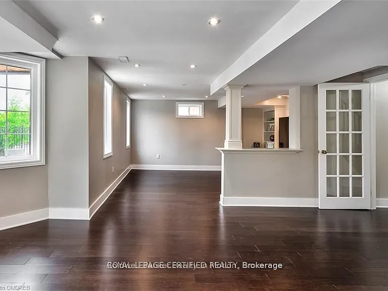 2499 Highmount Cres — Photo 34