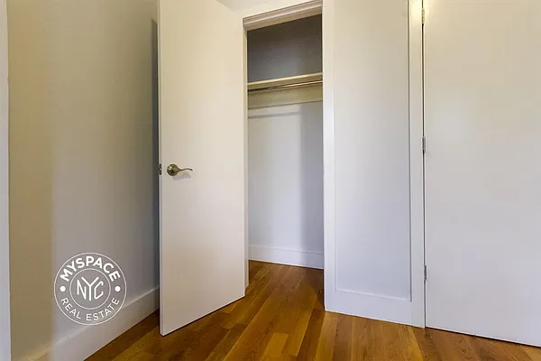 Rented by MySpaceNYC | media 6