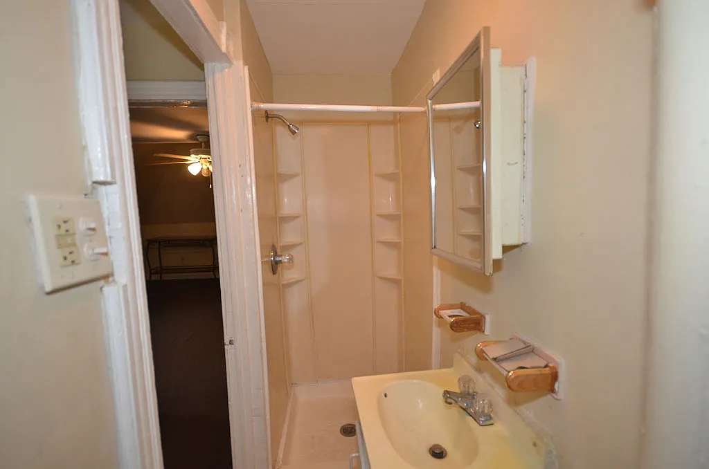1 bed, 1.0 bath, $1,500 — Photo 3