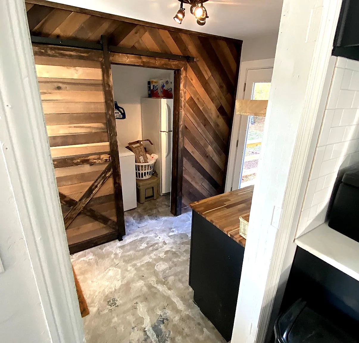 3 bed, 1410 sqft, $2,650 — Photo 2