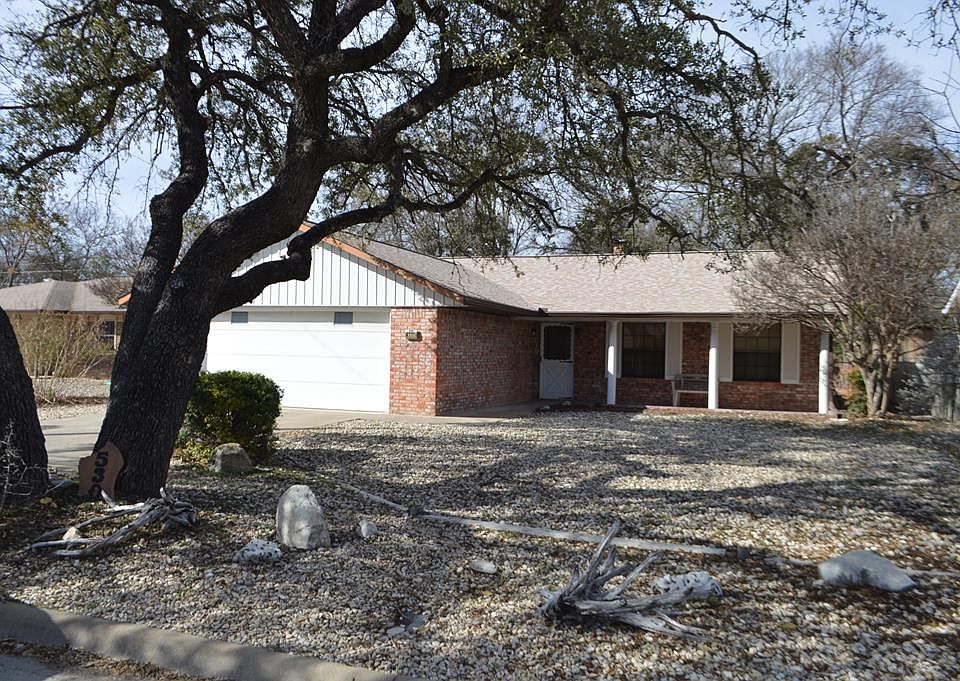1st image of 530 Camelot Dr
