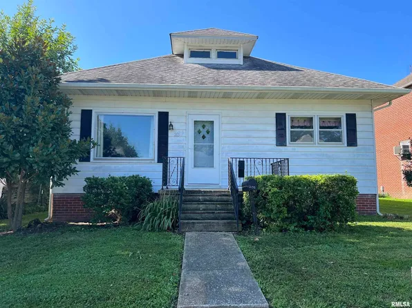 205 W College St, Harrisburg, IL 62946