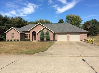 17 McPherson Dr, Washington, WV 26181
