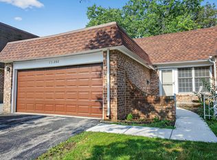 1S282 Holyoke Ln, Villa Park, IL 60181