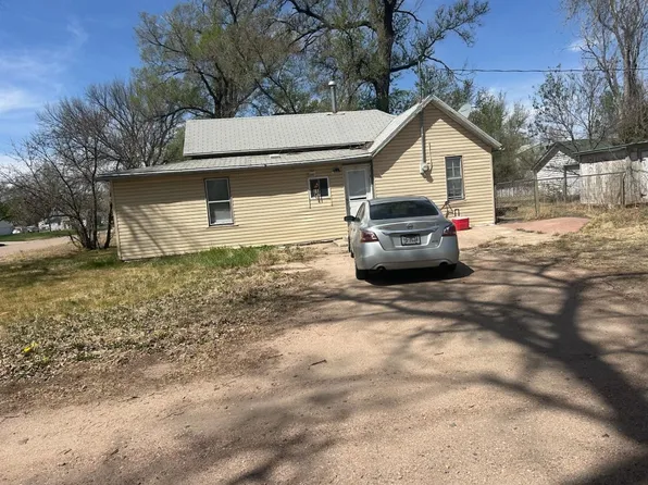 521 E 2nd St, Hershey, NE 69143