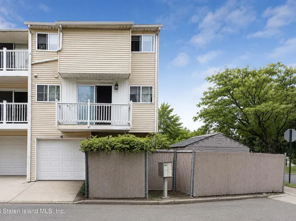 4 Ladd Ave, Staten Island, NY 10312