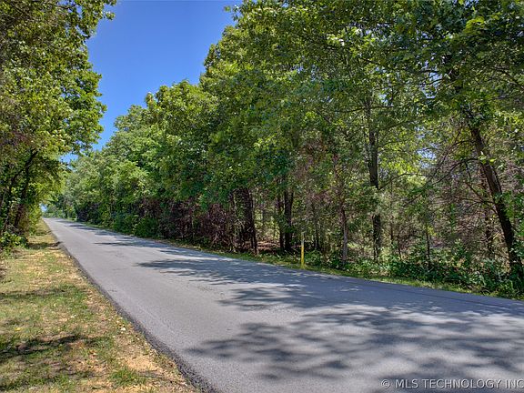 2nd image of 553 N Ridgemont Rd