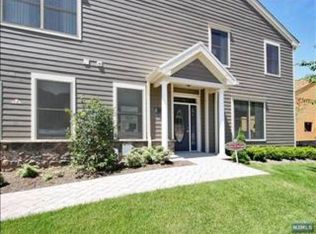 605 Whitney Ln, Allendale, NJ 07401